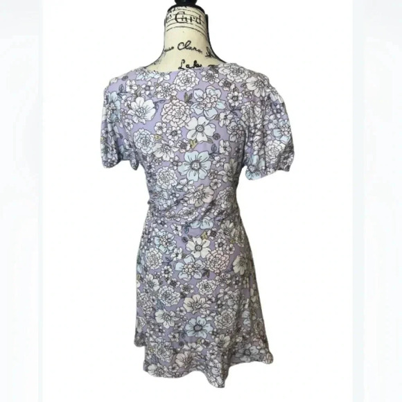 No Boundaries White and Purple Faux wrap Flutter Sleeve Knee-Length Sundress xxl - Picture 4 of 14